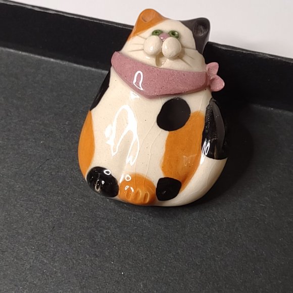 Cute Ceramic Orange, White, And Black Cat Brooch - Picture 3 of 8